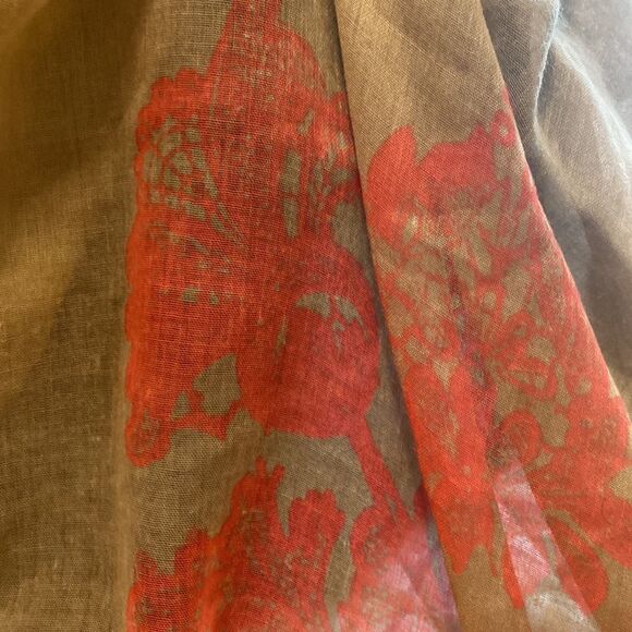 Vince Camaro 48”x48” Taupe or Khaki and orange or red. Beautiful lace print. - Picture 7 of 7